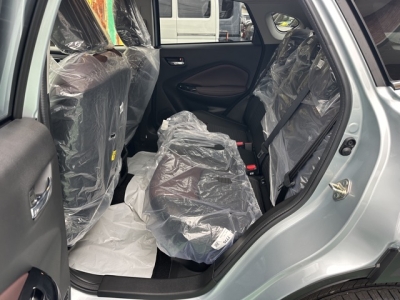 フロンクス(スズキ)登録済未使用車 後席内装