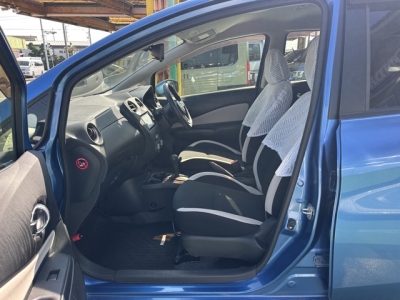 ノート(ニッサン)中古車 前席内装