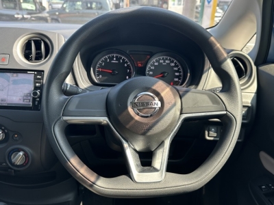 ノート(ニッサン)中古車 内外装写真