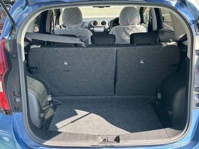 ノート(ニッサン)中古車 内外装写真他１