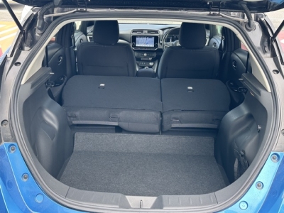 リーフ(ニッサン)中古車 内外装写真他２