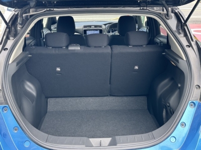 リーフ(ニッサン)中古車 内外装写真他１