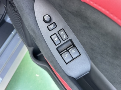 フェアレディZ(ニッサン)中古車 内外装写真他