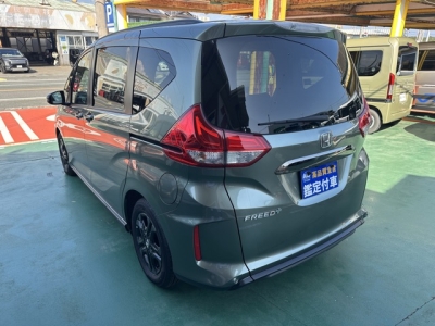 フリード+(ホンダ)中古車 後方