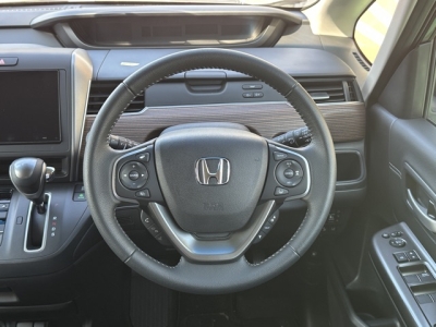 フリード+(ホンダ)中古車 内外装写真