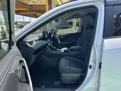 ＲＡＶ４(トヨタ)中古車 前席内装
