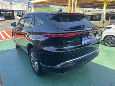 ハリアーハイブリッド(トヨタ)中古車 後方