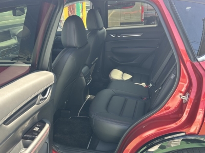CX-5(マツダ)中古車 後席内装
