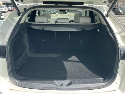 CX-60(マツダ)ディーラ-試乗車 内外装写真他２