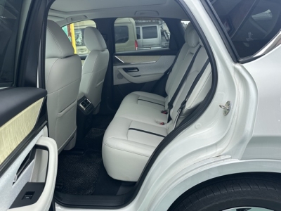 CX-60(マツダ)ディーラ-試乗車 後席内装