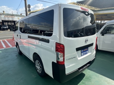 キャラバン(ニッサン)登録済未使用車 後方