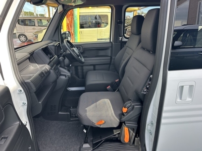 N-VAN(ホンダ)届出済未使用車 前席内装