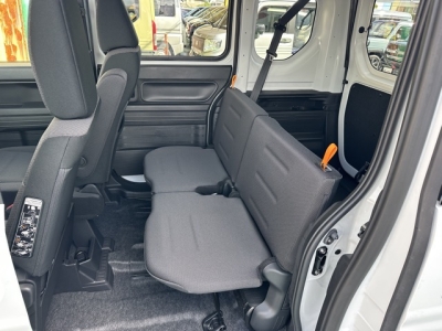 N-VAN(ホンダ)届出済未使用車 後席から見た前席
