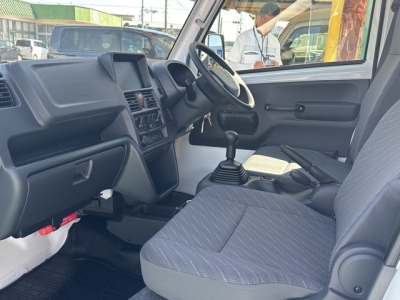 キャリートラック(スズキ)届出済未使用車 前席内装