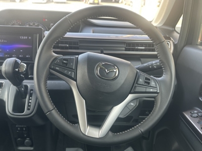 ワゴンRカスタムＺのOEM(スズキ)中古車 後席から見た前席