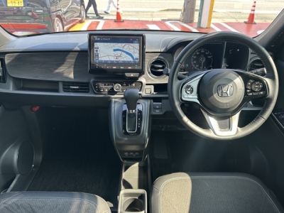 N-ONE(ホンダ)中古車 後席から見た前席