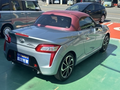 コペン(ダイハツ)中古車 後席から見た前席