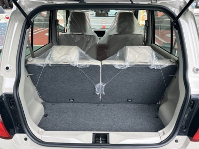 ラパン(スズキ)届出済未使用車 内外装写真他