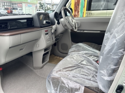 ラパンLC(スズキ)届出済未使用車 前席内装