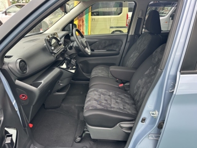 ekクロス(三菱)中古車 前席内装