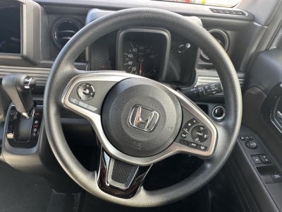 N-VAN(ホンダ)届出済未使用車 後席から見た前席