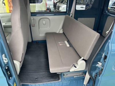 エブリイバンのOEM(スズキ)中古車 後席内装