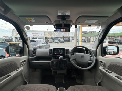 NV１００クリッパー(ニッサン)中古車 後席から見た前席
