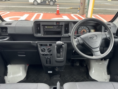ピクシスバン(トヨタ)中古車 後席から見た前席