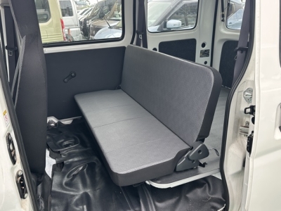 ハイゼットカーゴのOEM(ダイハツ)中古車 後席内装
