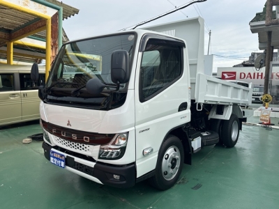 キャンター(三菱)登録済未使用車 前方