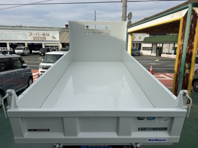 キャンター(三菱)登録済未使用車 内外装写真