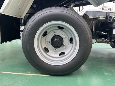 キャンター(三菱)登録済未使用車 内外装写真他１