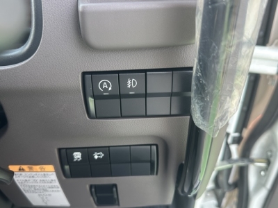 キャンター(三菱)レンタ登録済未使用車 内外装写真他１