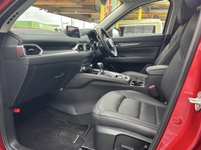 CX-5(マツダ)中古車 前席内装