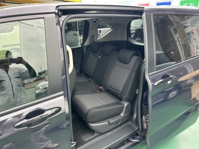 フリード+(ホンダ)中古車 後席内装