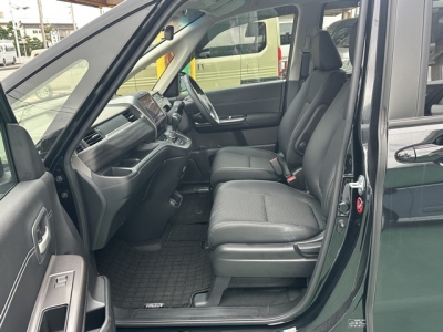 フリード＋(ホンダ)レンタＵＰ 前席内装