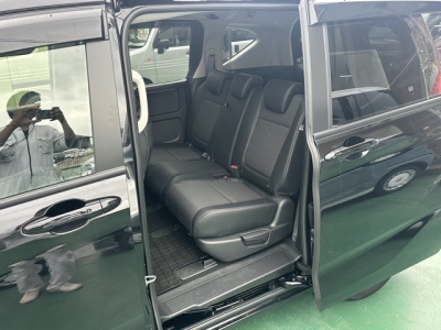 フリード＋(ホンダ)レンタＵＰ 後席内装