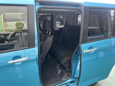 トールカスタム(ダイハツ)中古車 後席内装