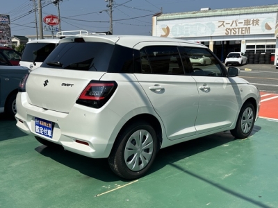 新型スイフト(スズキ)中古車 内外装写真他２