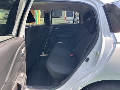 新型スイフト(スズキ)中古車 後席内装