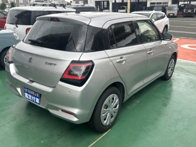 新型スイフト(スズキ)中古車 内外装写真他２