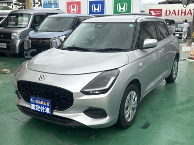 新型スイフト(スズキ)中古車 前方