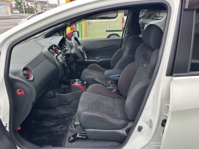 ノート(ニッサン)中古車 前席内装