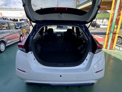 リーフ(ニッサン)中古車 内外装写真他