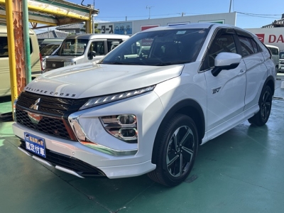 エクリプスクロスPHEV(三菱)中古車 前方