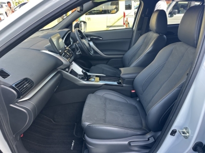 エクリプスクロスPHEV(三菱)中古車 前席内装