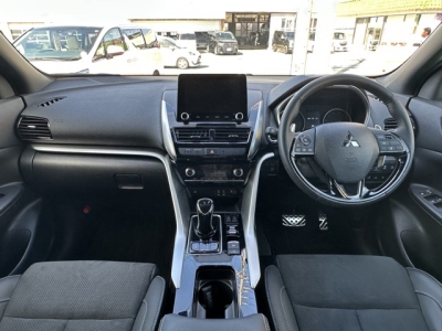 エクリプスクロスPHEV(三菱)中古車 内外装写真