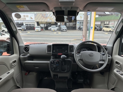 NV１００クリッパー(ニッサン)中古車 後席から見た前席