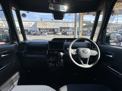 タントカスタム(ダイハツ)中古車 後席から見た前席
