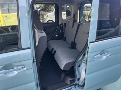 新型スペーシアのOEM(スズキ)中古車 後席内装
